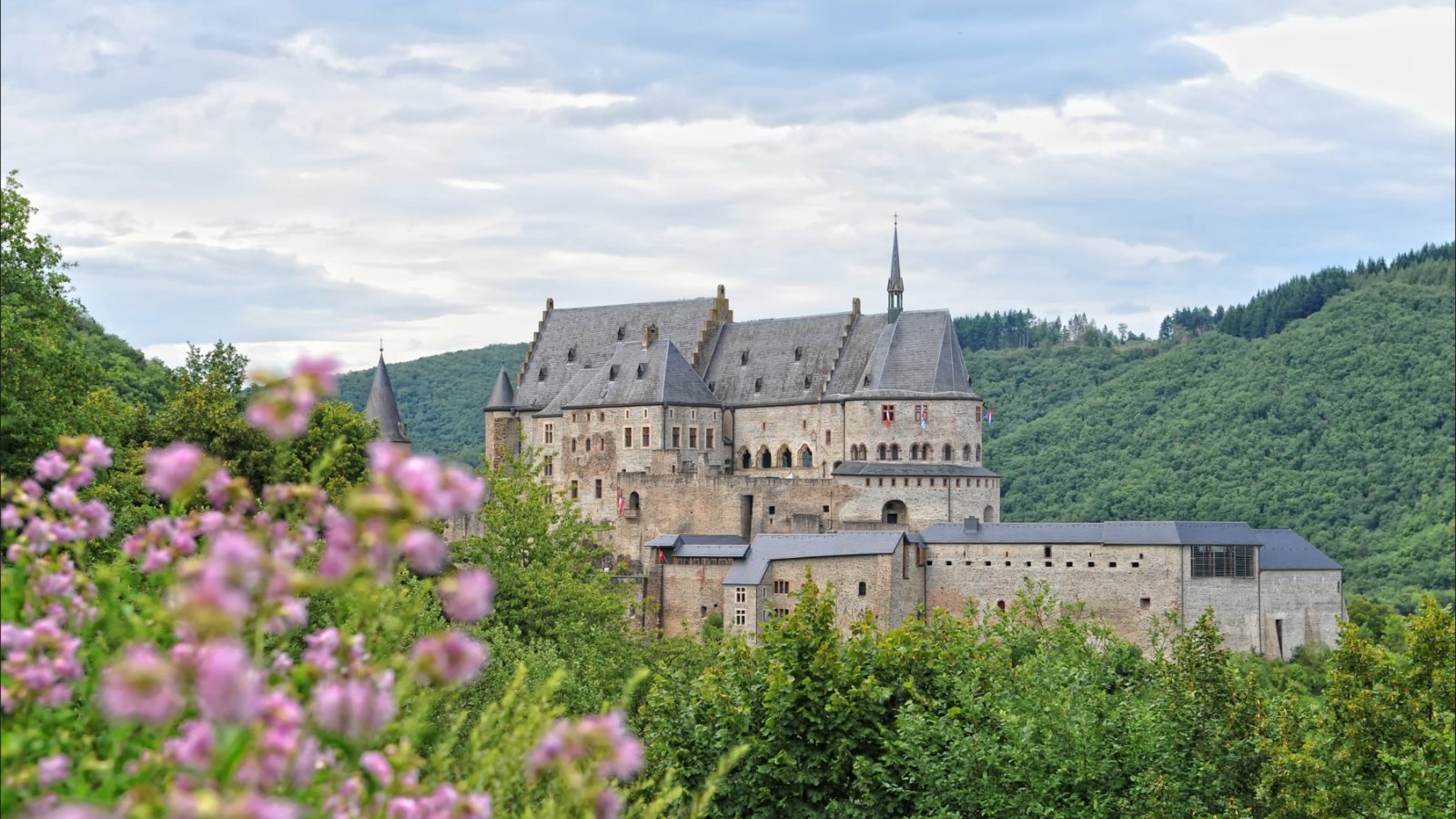 chateau vianden au luxembourg